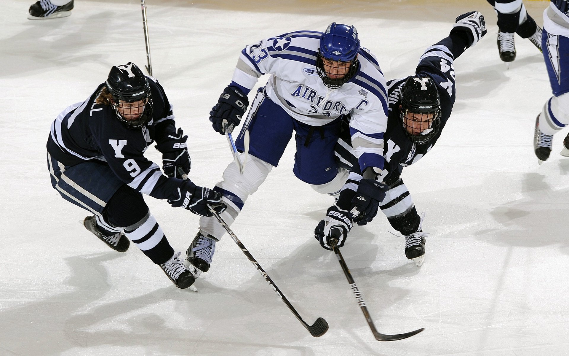 九游9游-萨默·麦金托什赛后感谢团队支持